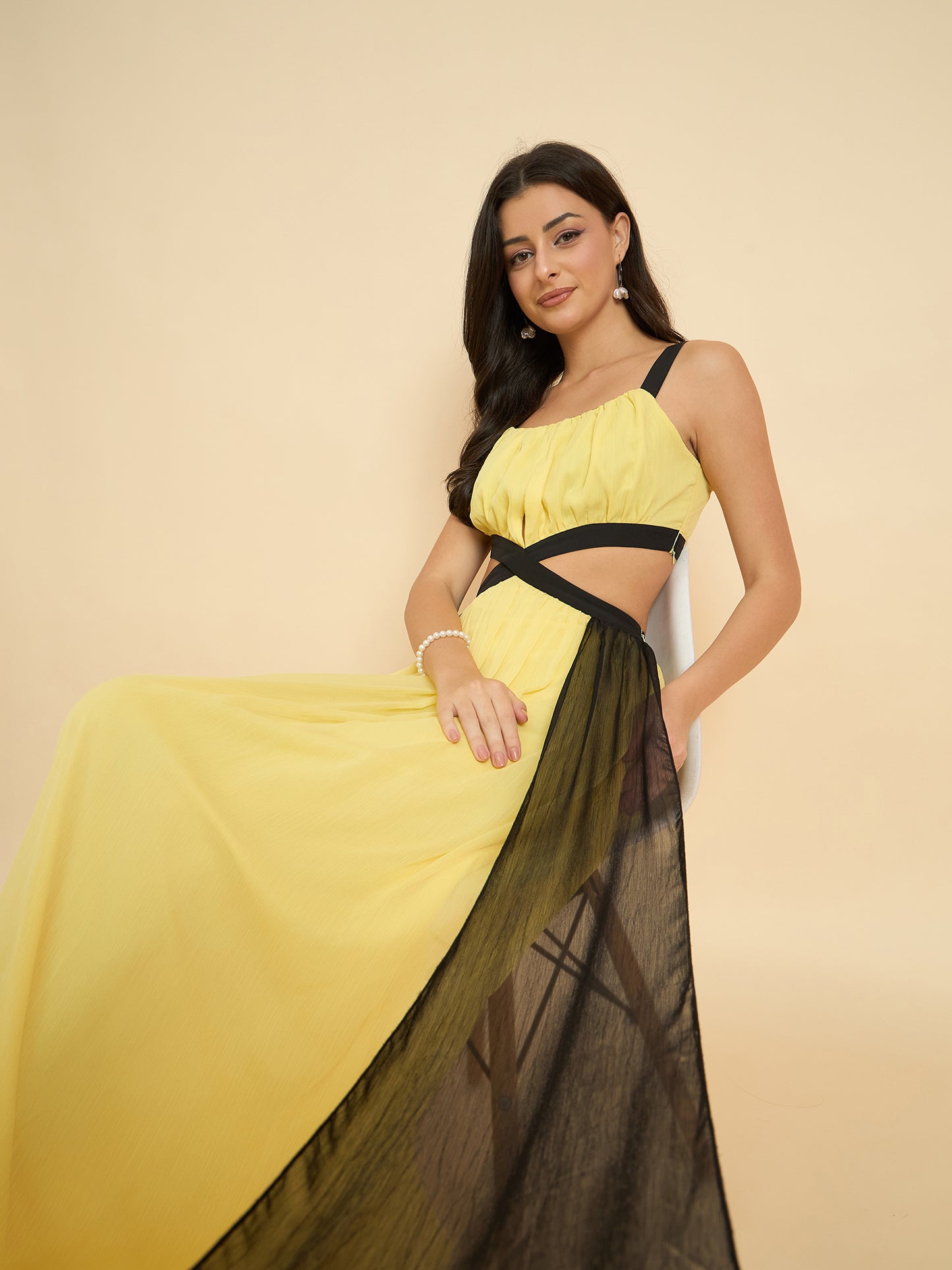 Color-blocked maxi dress in yellow colour
