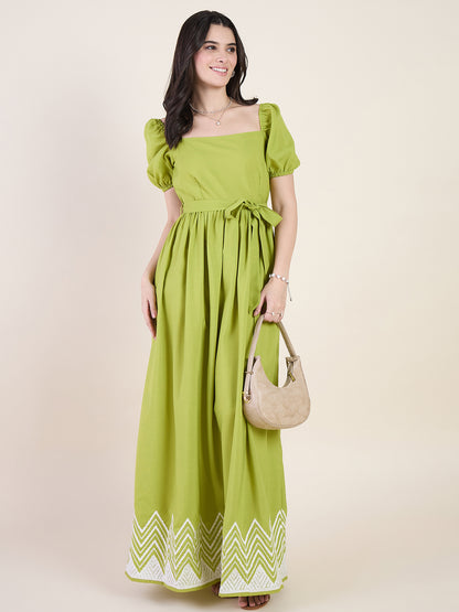 Refined maxi dress in sage green colour