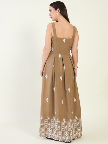Brown maxi dress with pleated details