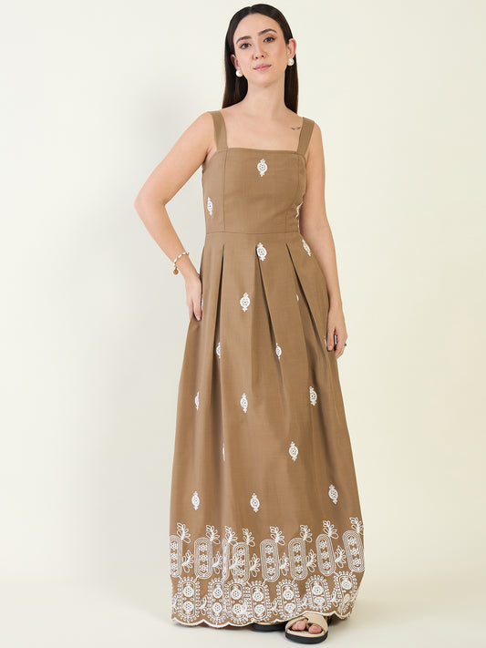 Brown maxi dress with pleated details