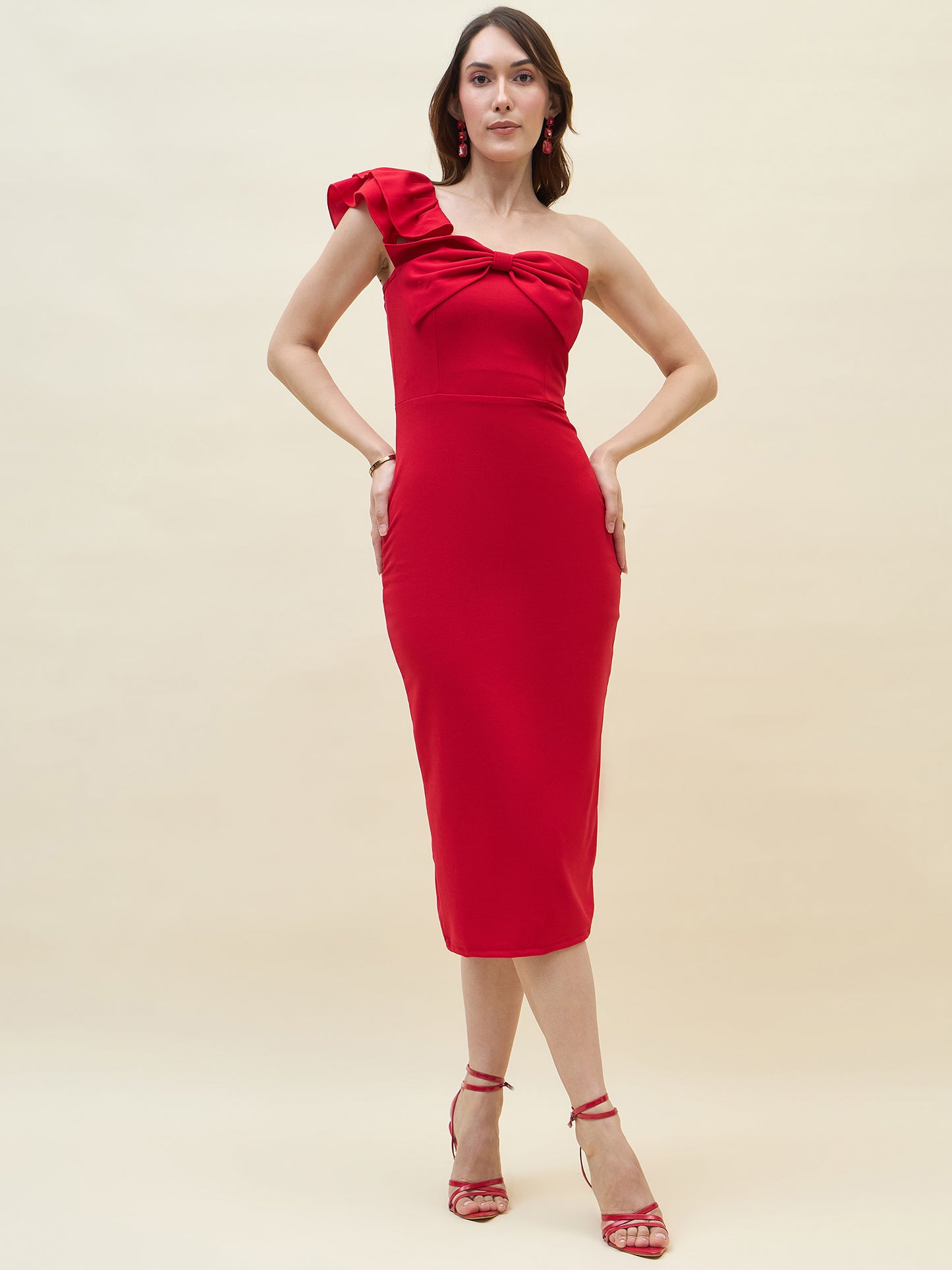 Below-knee solid dress in red colour