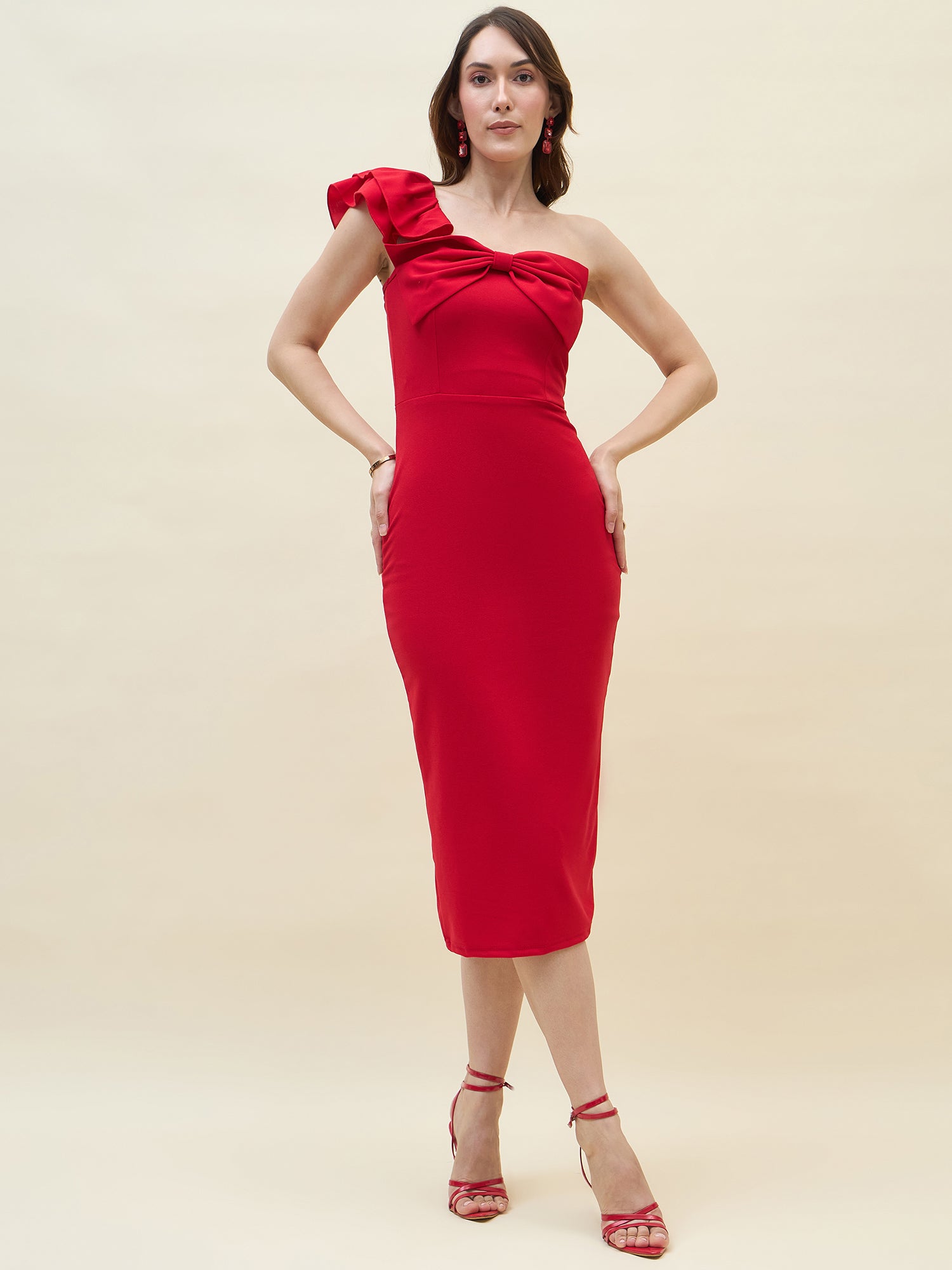 Below-knee solid dress in red colour