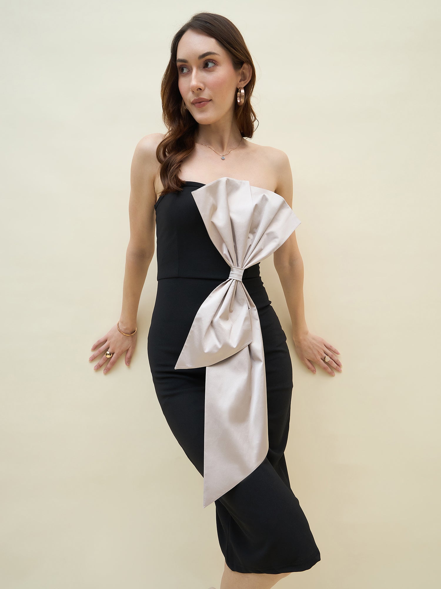 Lycra bodycon dress in black color