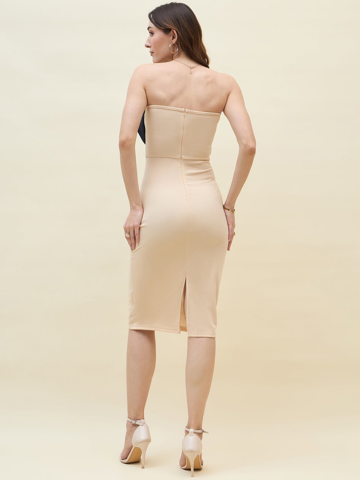 Lycra bodycon dress in cream color