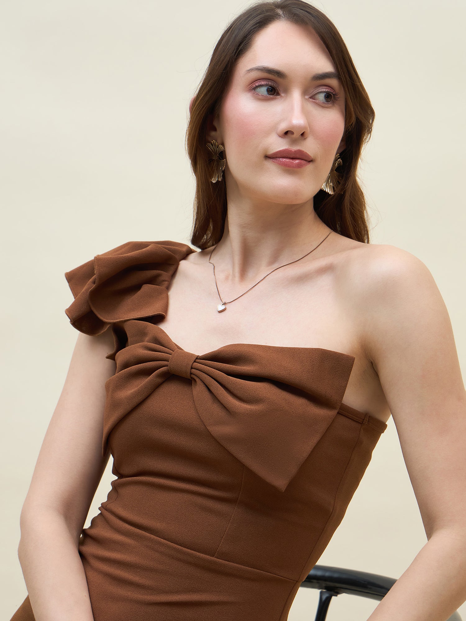 Below-knee solid dress in brown colour