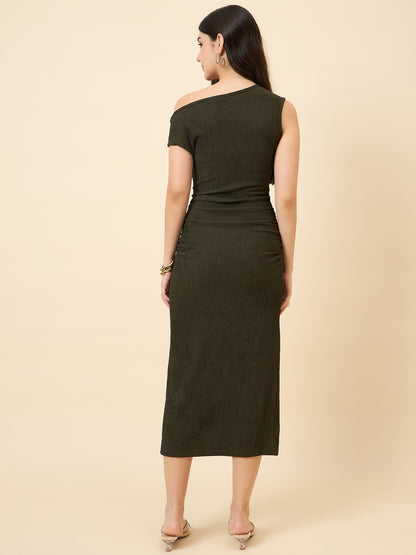 one-shoulder bodycon green midi on pink background