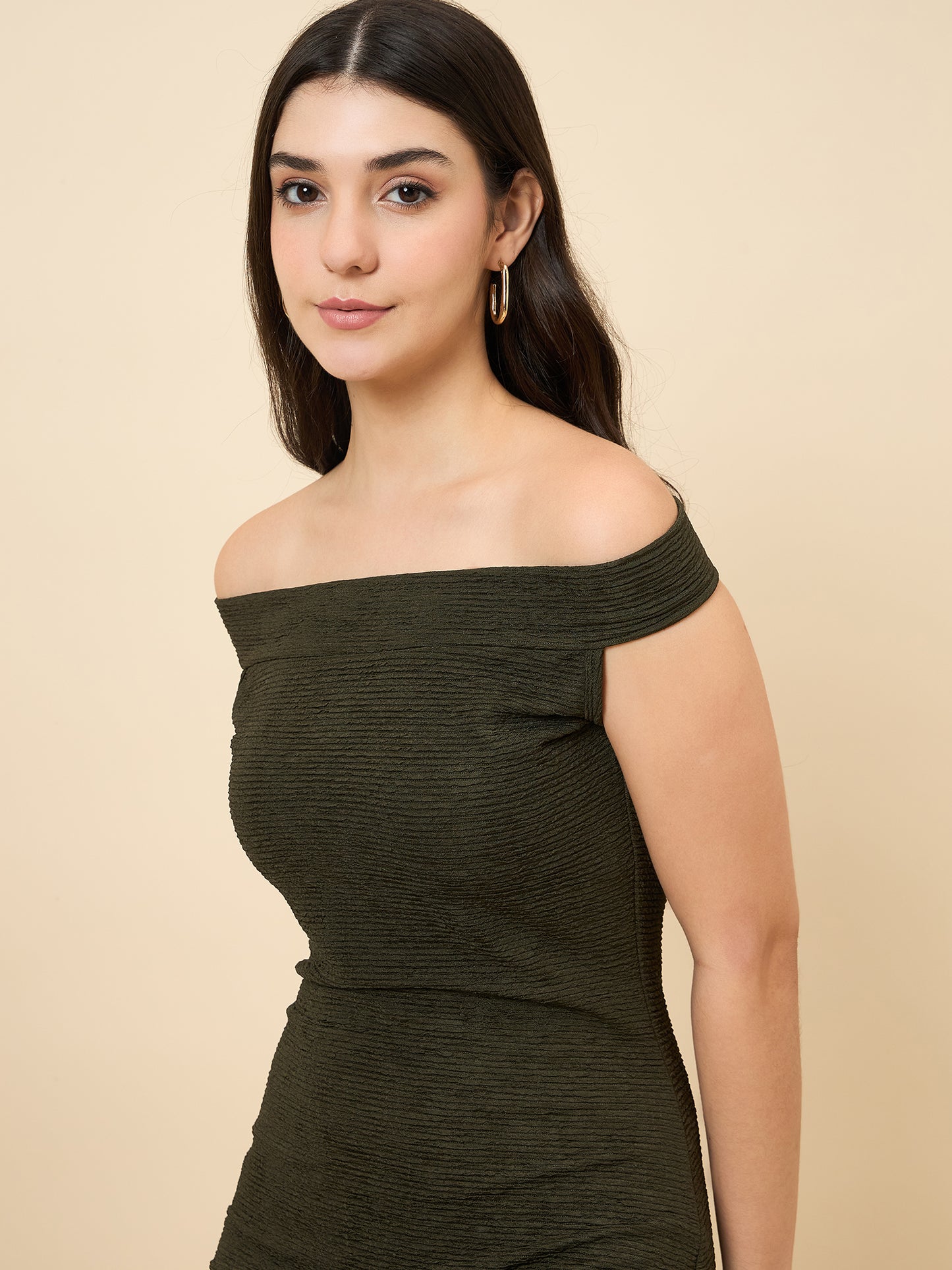 green bodycon midi dress with boat neck