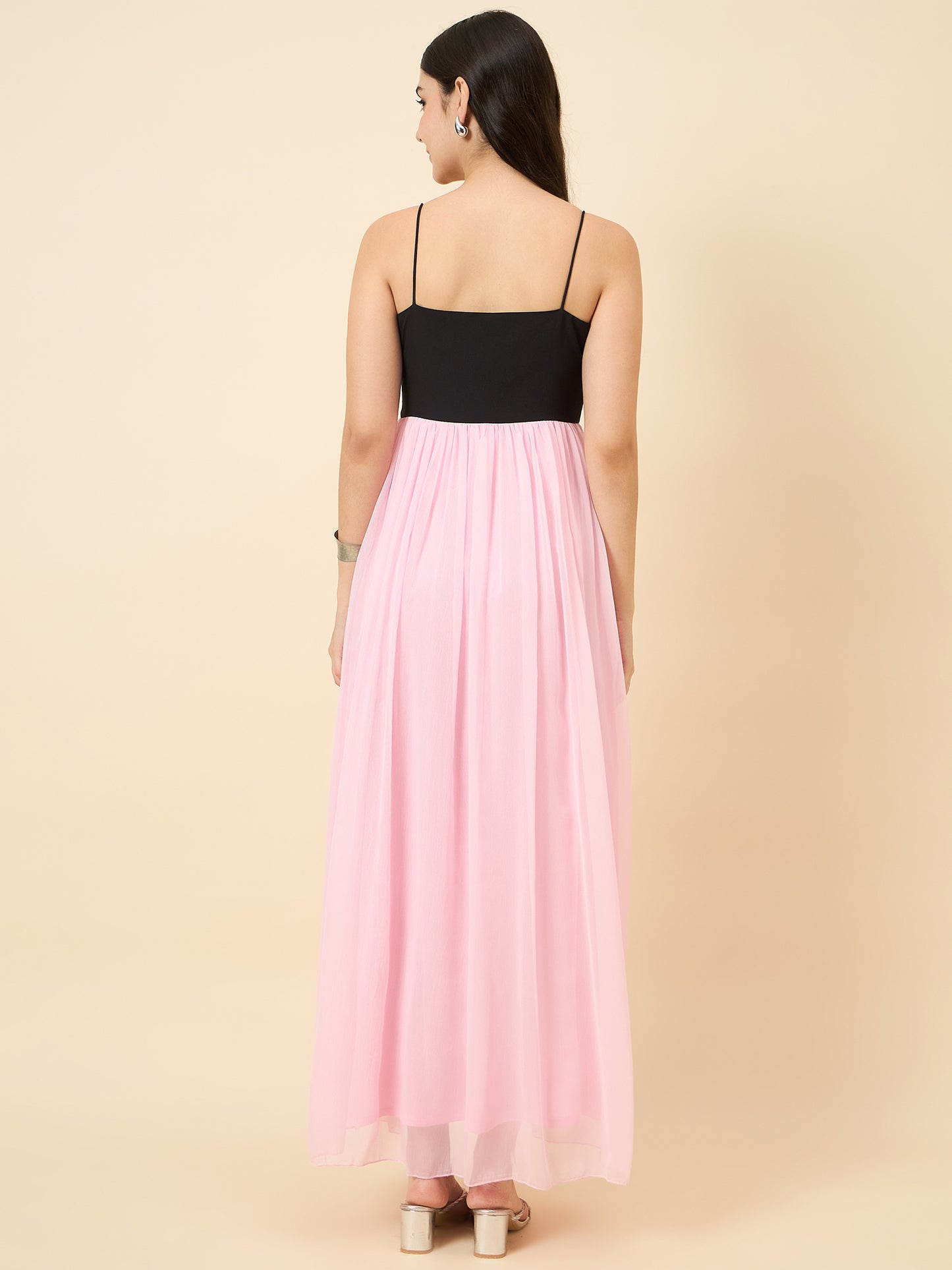 Pink chiffon maxi dress with sweetheart neckline