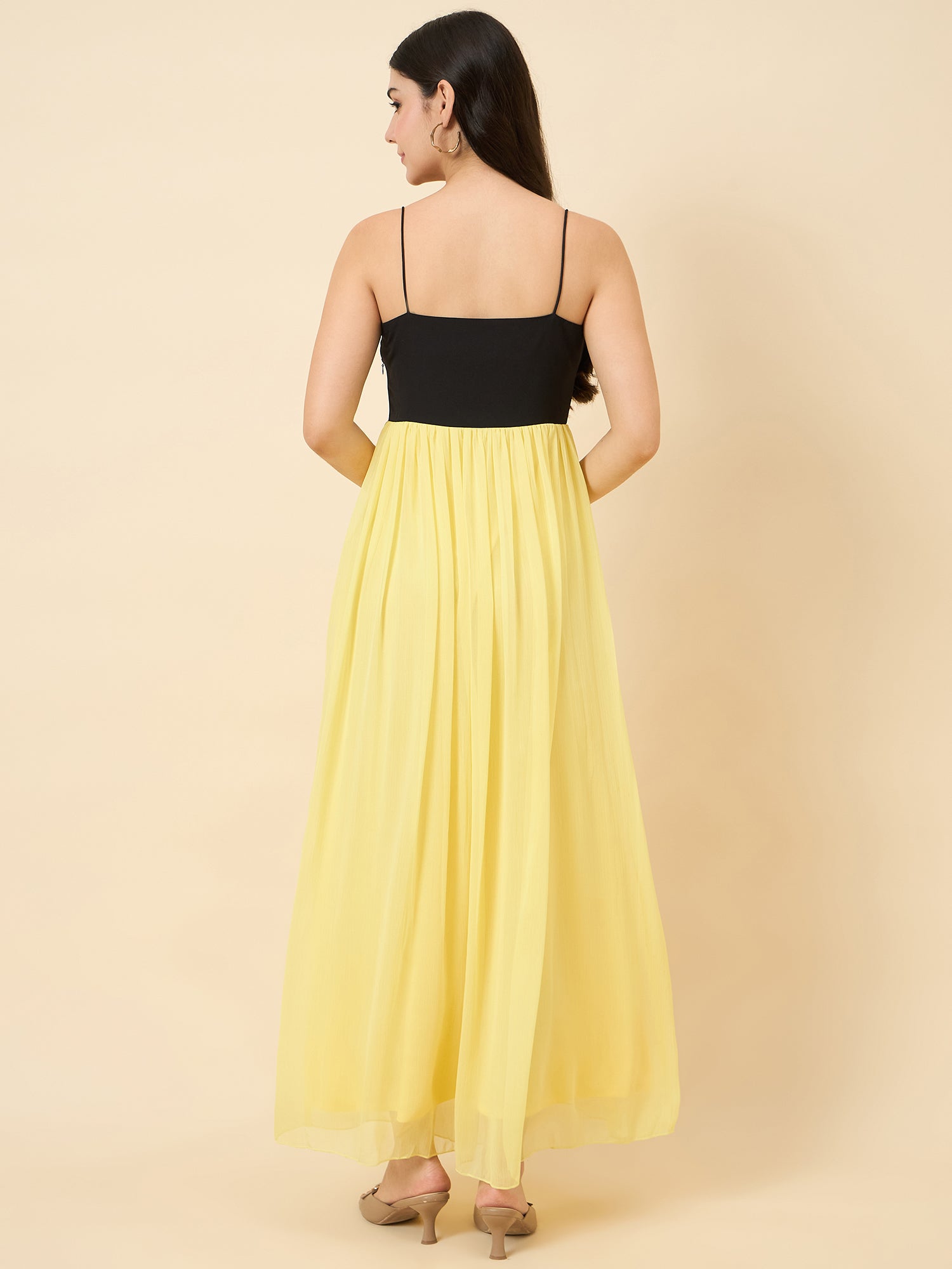 Yellow chiffon maxi dress with sweetheart neckline