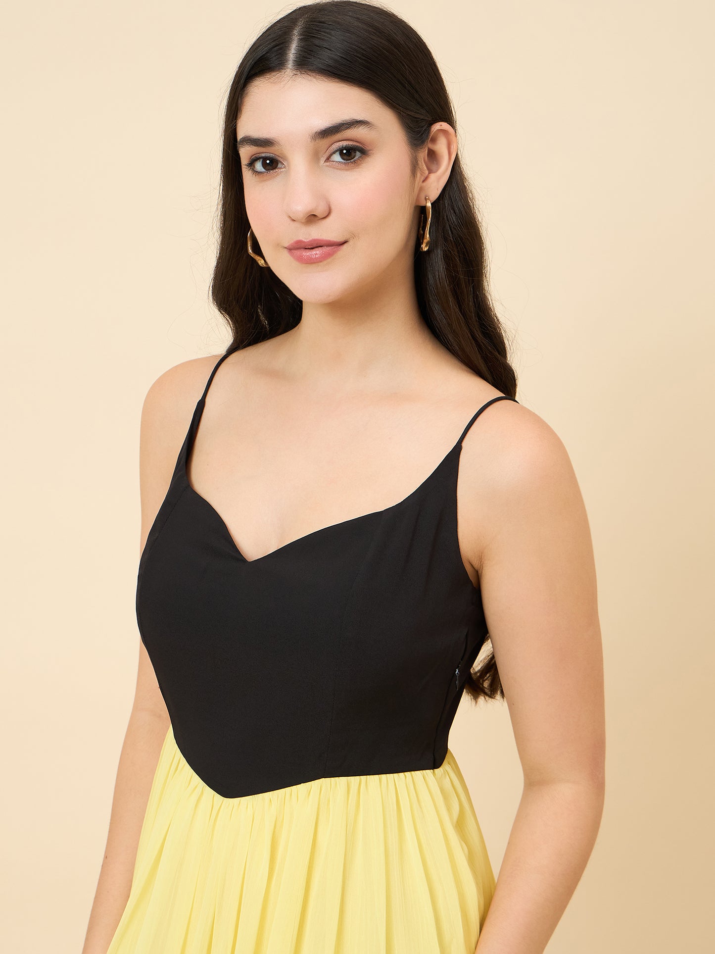 Yellow chiffon maxi dress with sweetheart neckline