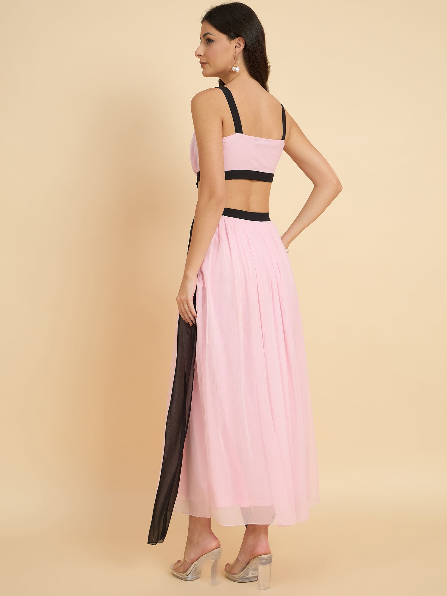 Color-blocked maxi dress in light pink colour