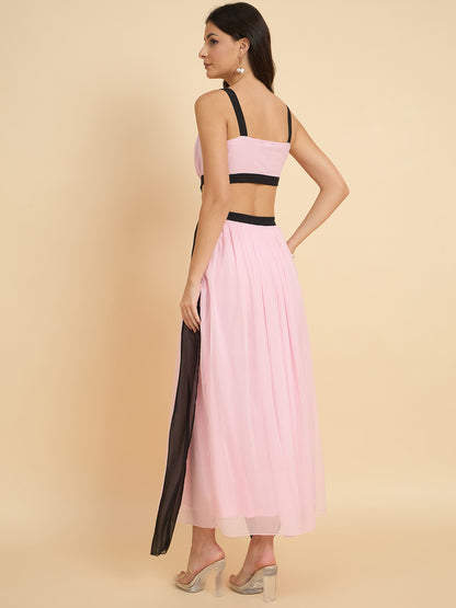 Color-blocked maxi dress in light pink colour