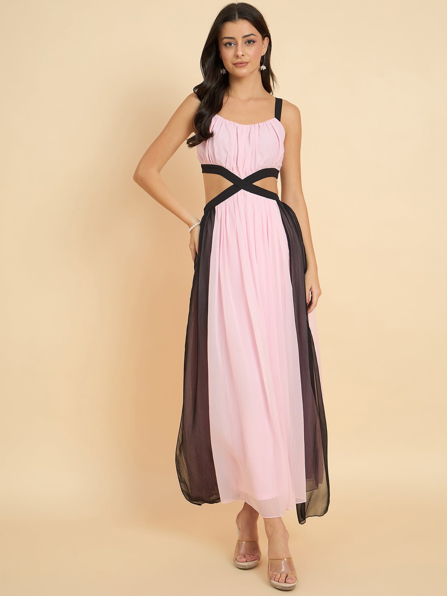 Color-blocked maxi dress in light pink colour