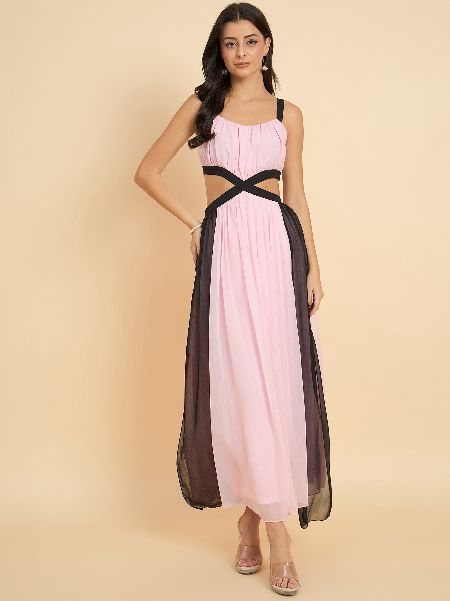 Color-blocked maxi dress in light pink colour