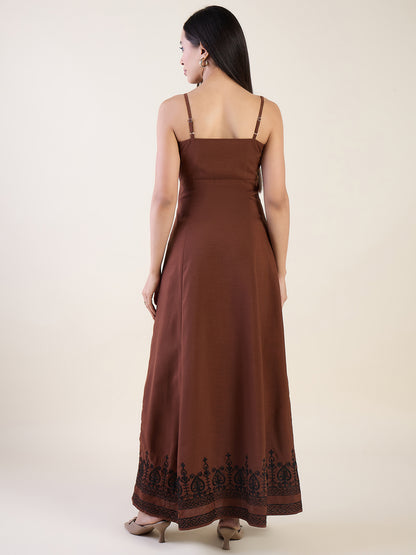 Square neckline maxi dress in brown colour