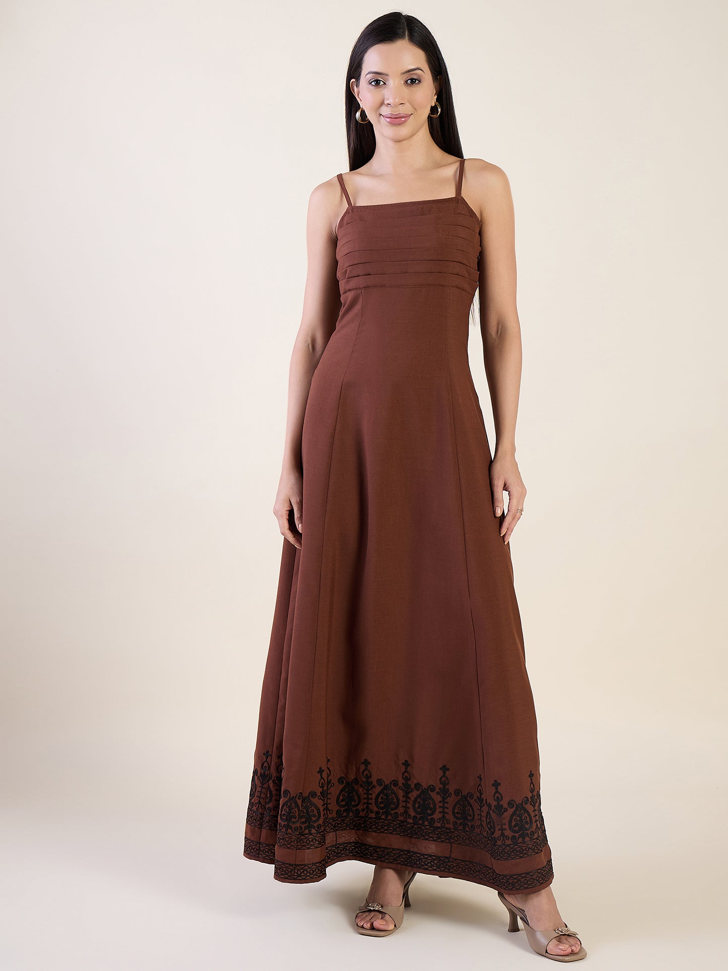 Square neckline maxi dress in brown colour