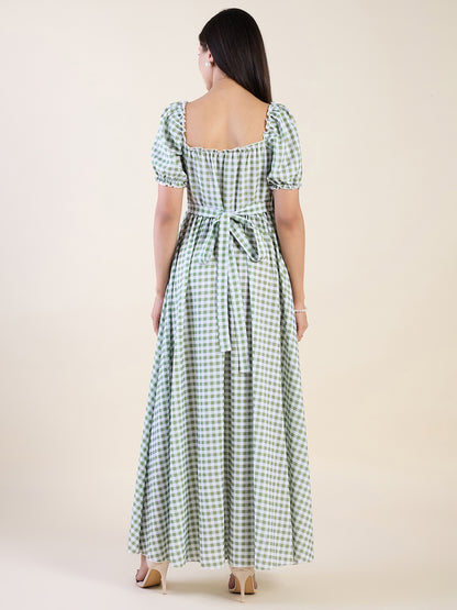 Checkered maxi dress with square neckline in green colour
