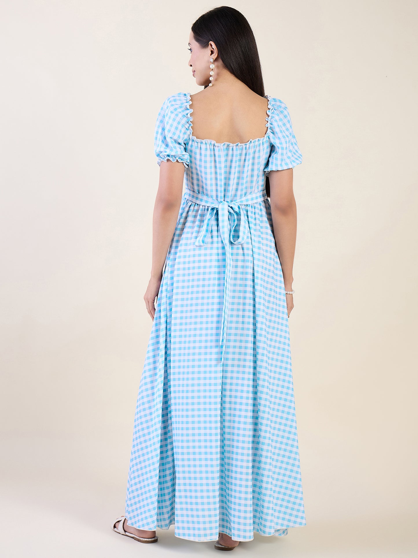 Checkered maxi dress with square neckline in blue colour