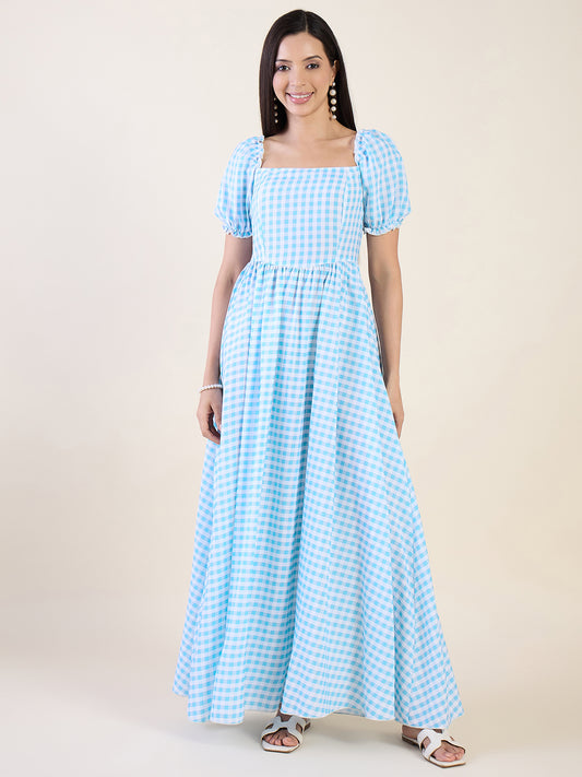 Checkered maxi dress with square neckline in blue colour