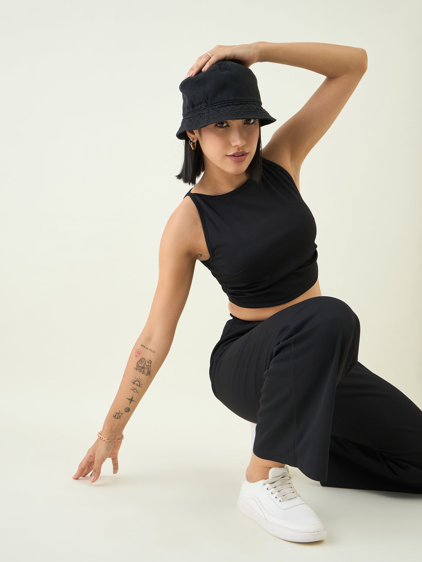 Women's Black Sleeveless Crop Top & High Waist Pants Co-ord Set